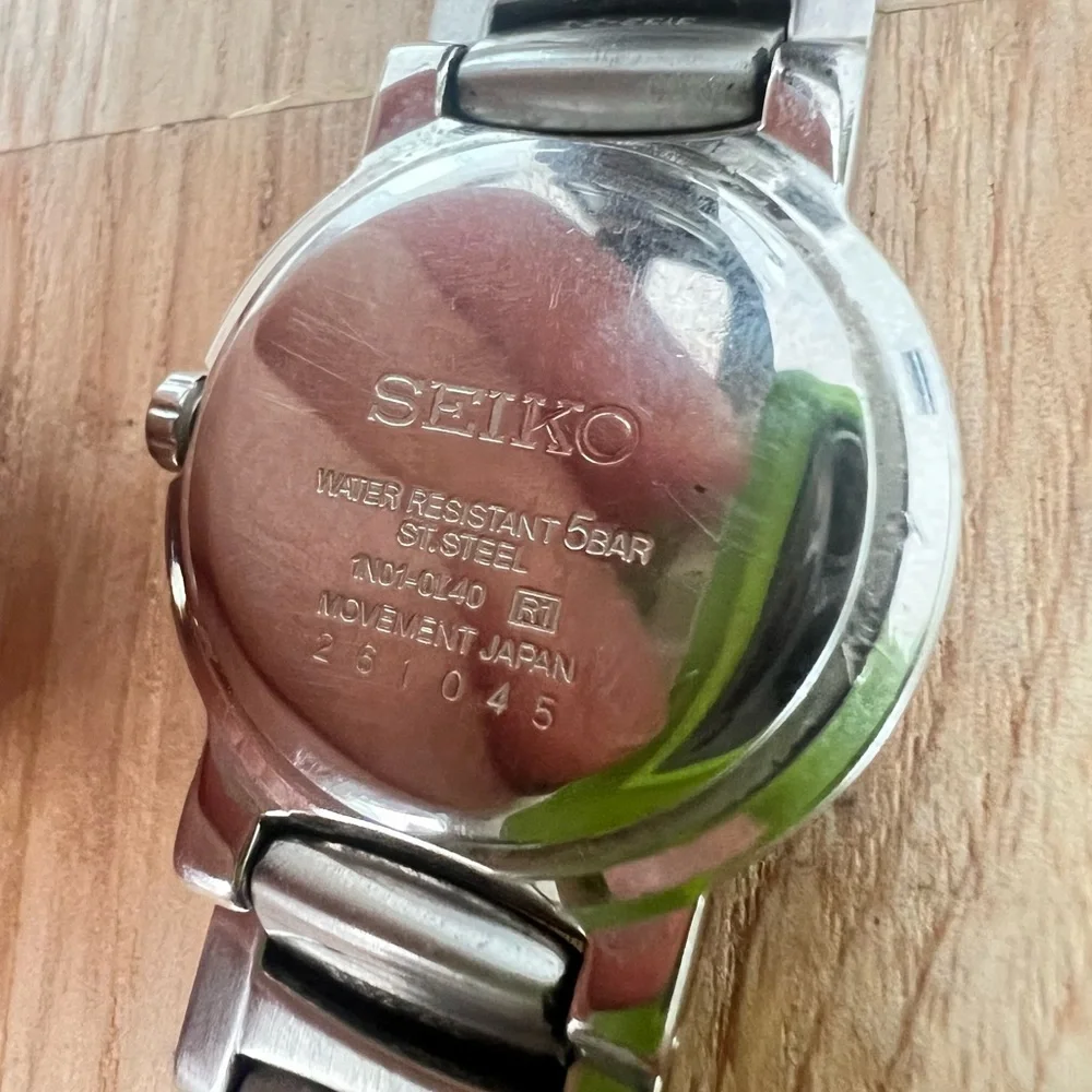 Seiko vivace ladies black dial stainless steel dress watch NEW BATTERY